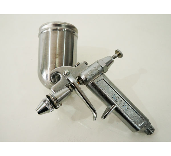 กาพ่นเคลือบเงาท้องเครื่อง และเคลือบเงาสีรถ 